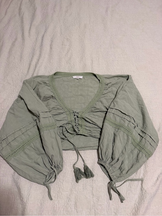 Lucca Tops - Vila Sage Green Cropped Tie-Front Peasant Top